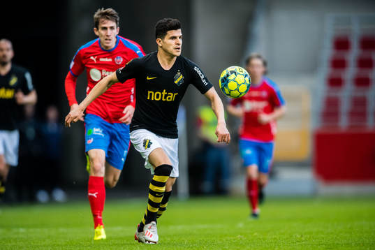 s Tarik Elyounoussi och Helsingborgs Adam Eriksson