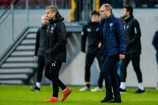 Helsingborgs tränare Per-Ola Ljung och assisterande