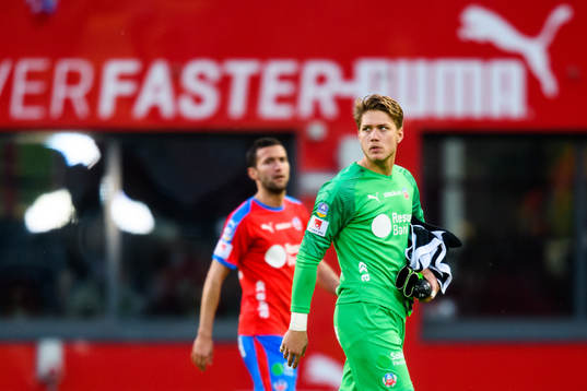 Helsingborgs målvakt Kalle Joelsson deppar