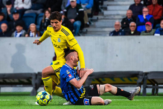 Sundsvalls David Batanero och Sirius Jonas Lindberg i en