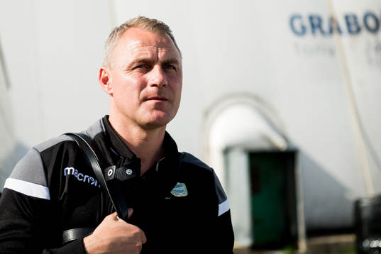 Bengt Sæternes, head coach of Sandnes Ulf, arrives