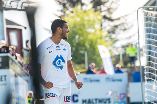 Ohikhuaeme Anthony Omoijuanfo of Molde celebrates