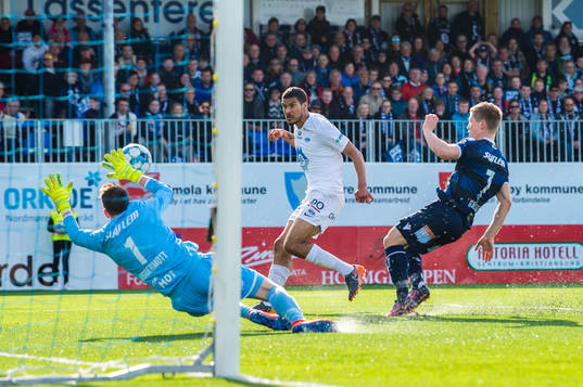 Ohikhuaeme Anthony Omoijuanfo of Molde scores the 0-1 goal