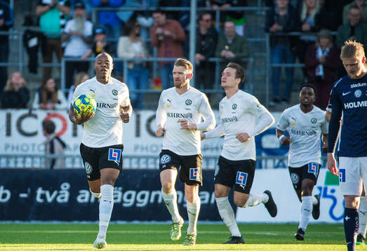 Örebros Carlos Strandberg jublar