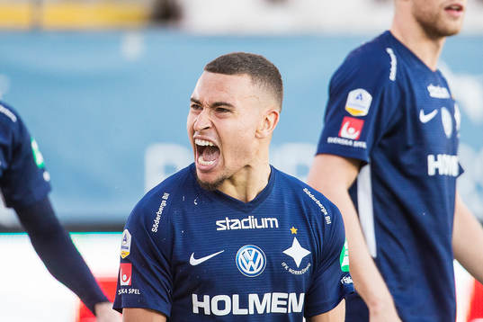 IFK Norrköpings Jordan Larsson jublar