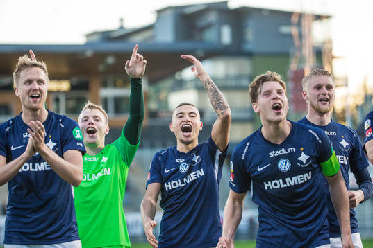 IFK Norrköpings Jordan Larsson jublar