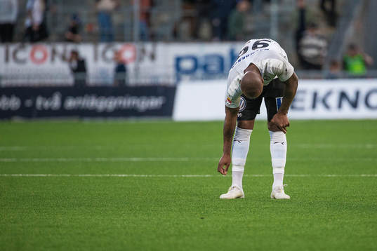 Örebros Carlos Strandberg deppar