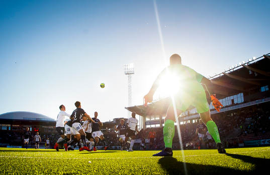 IFK Norrköpings målvakt Isak Pettersson och Örebros