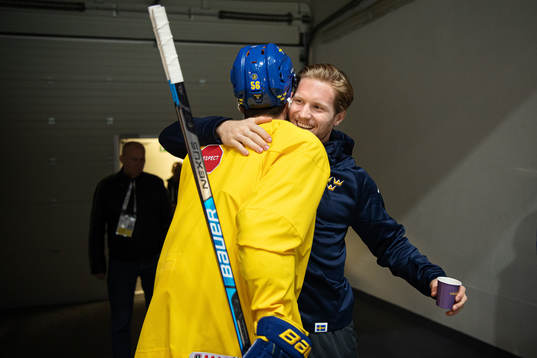 Erik Gustafsson greets Gabriel Landeskog of Sweden at a