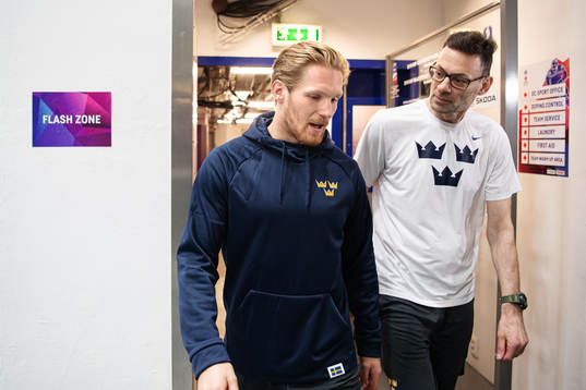 Gabriel Landeskog and assistant coach Peter Popovic of