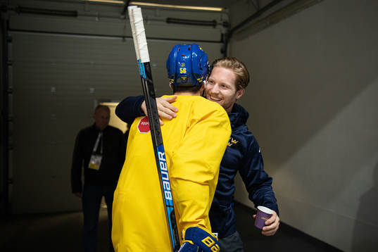 Erik Gustafsson greets Gabriel Landeskog of Sweden at a