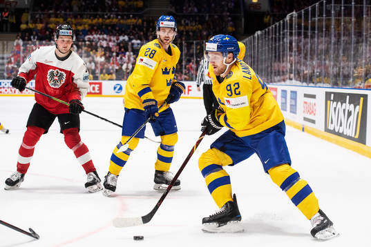 Elias Lindholm and Gabriel Landeskog of Sweden