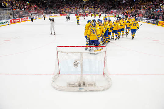 Players of Sweden celebrates