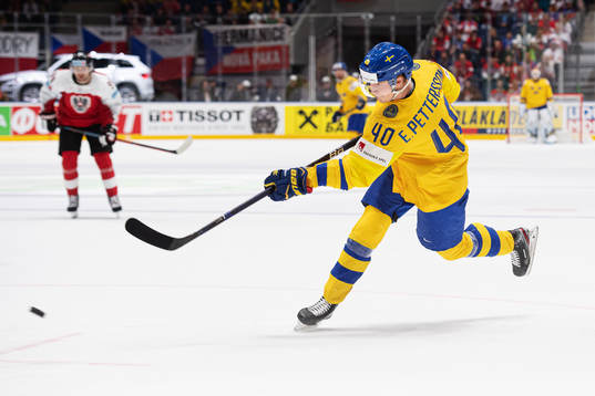 Elias Pettersson of Sweden