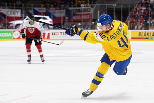 Elias Pettersson of Sweden