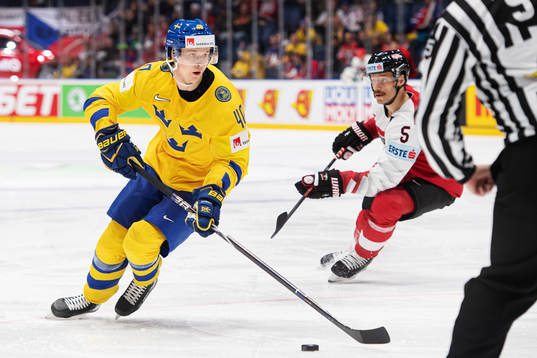 Elias Pettersson of Sweden