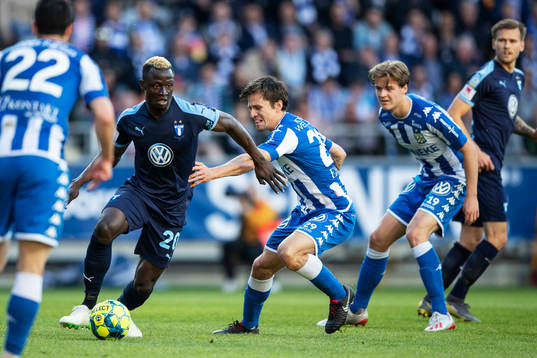 Malmö FFs Bonke Innocent och IFK Göteborgs Lasse Vibe