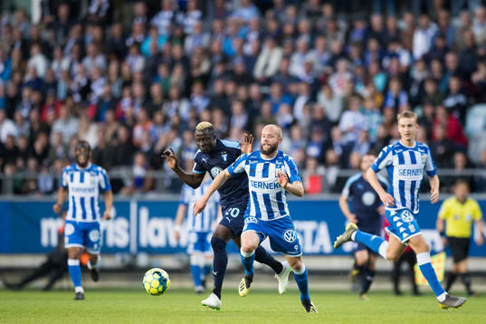Malmö FFs Bonke Innocent och IFK Göteborgs Robin Söder