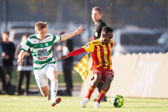 Västerås Dennis Persson  och Syrianskas Beneyam Belye