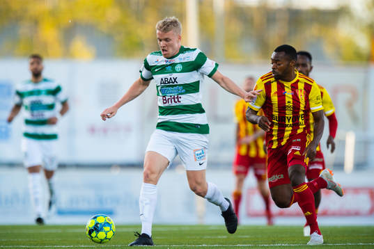 Västerås Jonas Hellgren och Syrianskas Success Chimankpa