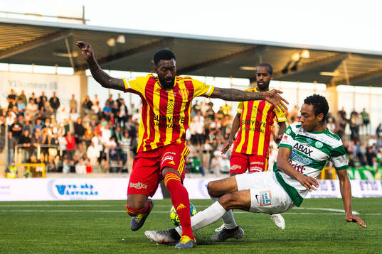 Syrianskas Abdel Rhamane Khalil Diarra och Västerås Brian