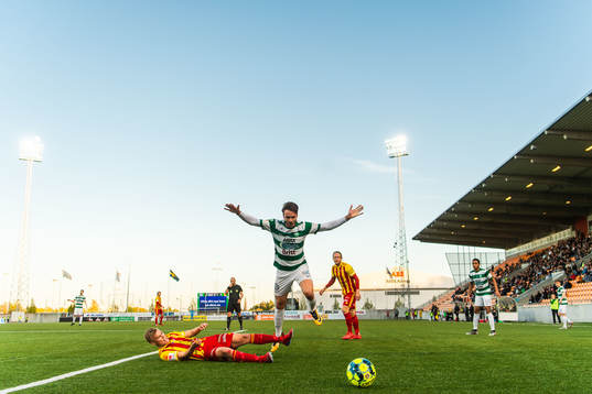 Bläddra bland fler bilder av Fotboll, Superettan, Västerås - Syrianska 