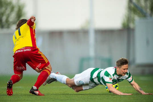 Syrianskas Sebastian Rajalakso och Västerås Dennis Persson