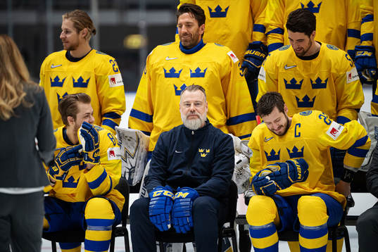 William Nylander, goaltender Henrik Lundqvist, head coach
