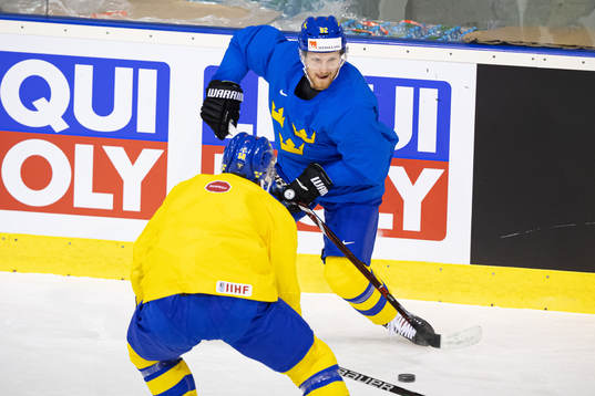 Gabriel Landeskog of Sweden at a practice session
