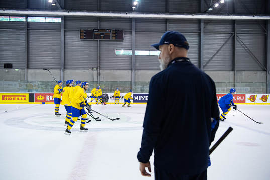 Head coach Rikard Grönborg of Sweden and Marcus Krüger at