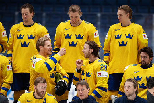 Gabriel Landeskog and Elias Lindholm of Sweden fools around