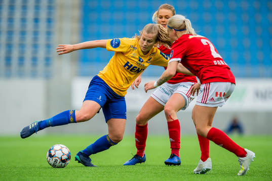Cesilie Andreassen of Trondheims-Ørn, Sara Johansen of