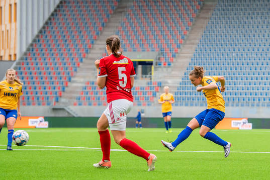 Julie Adserø of Trondheims-Ørn scores 0-2