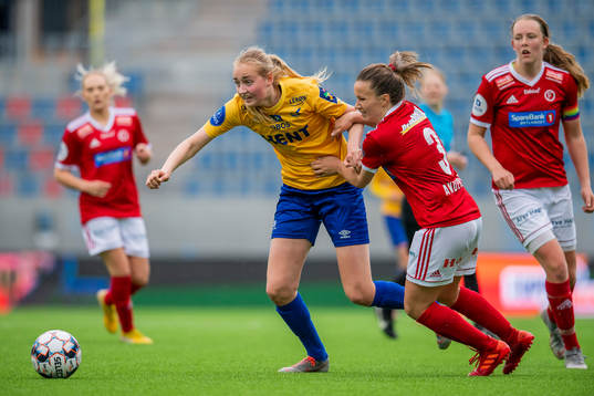 Emilie Bragstad of Trondheims-Ørn and Maren Kristine
