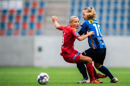 Rikke Nygard of Arna-Bjørnar and Cornelia Fladberg of
