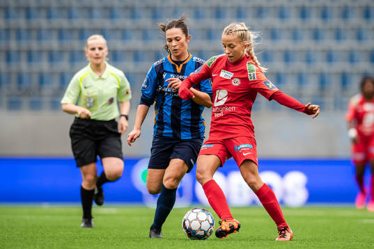 Siri Merete Grønli of Stabæk and Rikke Nygard of