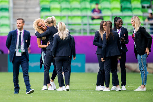 Kheira Hamraoui of Barcelona and Ada Hegerberg of Lyon