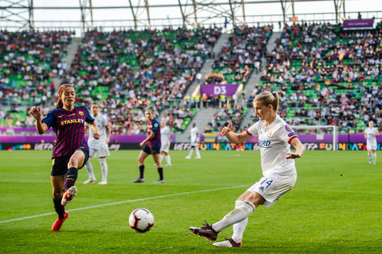 Aitana of Barcelona and Ada Hegerberg of Lyon