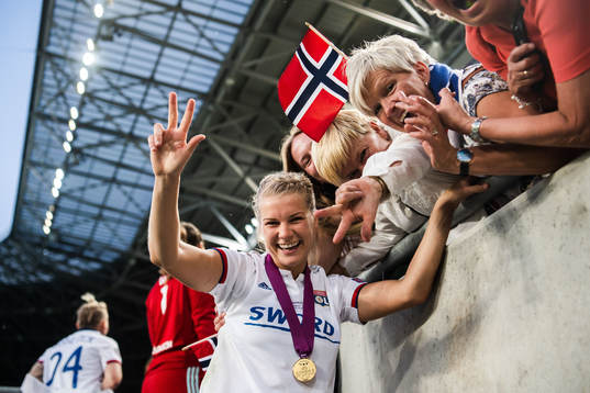Ada Hegerberg of Lyon celebrates with family
