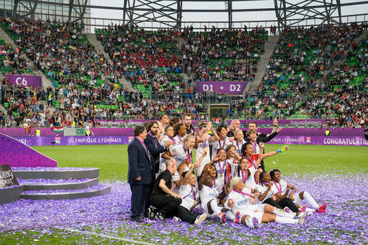 The players of Lyon celebrate