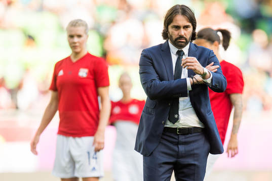 Ada Hegerberg of Lyon and Reynald Pedros, head coach of Lyon
