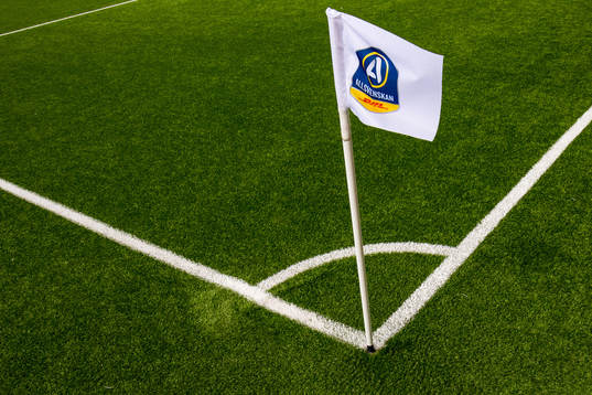 En hörnflagga med Allsvenskans logotyp