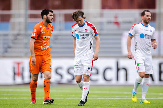 Helsingborgs Max Svensson och AFC Eskilstunas Anel Rashkaj