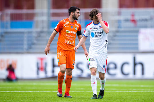 Helsingborgs Max Svensson deppar bredvid AFC Eskilstunas