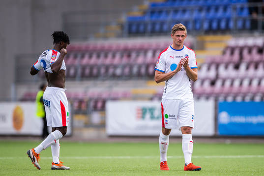 Helsingborgs Carl Thulin och Mamudu Moro deppar