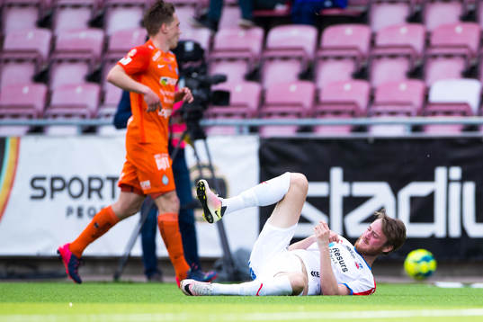 Helsingborgs Rasmus Jönsson har ont