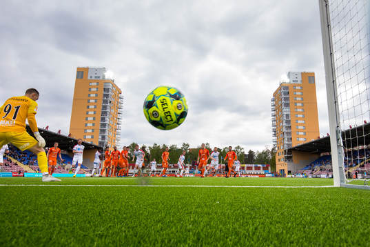 Helsingborgs Andri Bjarnason gör 0-1 på en frispark