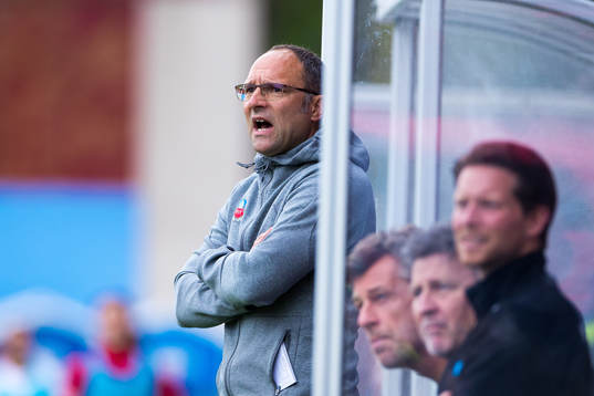 Helsingborgs tränare Per-Ola Ljung reagerar