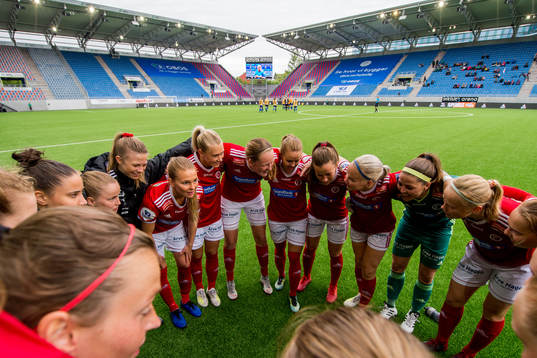 Sara Johansen, Natalie Nilsen, Sigrid Bloch-Hansen, Mina