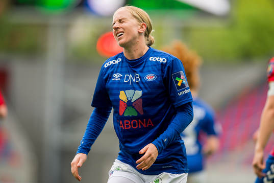 Natasha Dowie of Vålerenga looks dejected